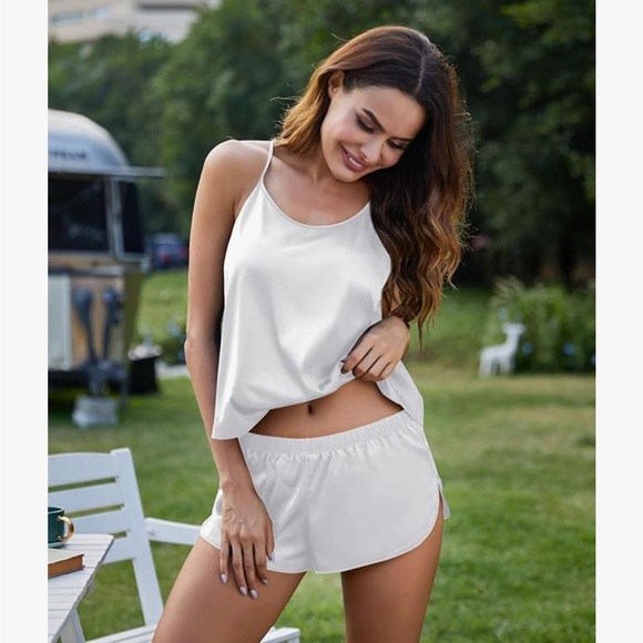 Ekouaer Silk Pajamas Set Satin Backless Lingerie Pjs Cami Set Camisole - Picture 2 of 9